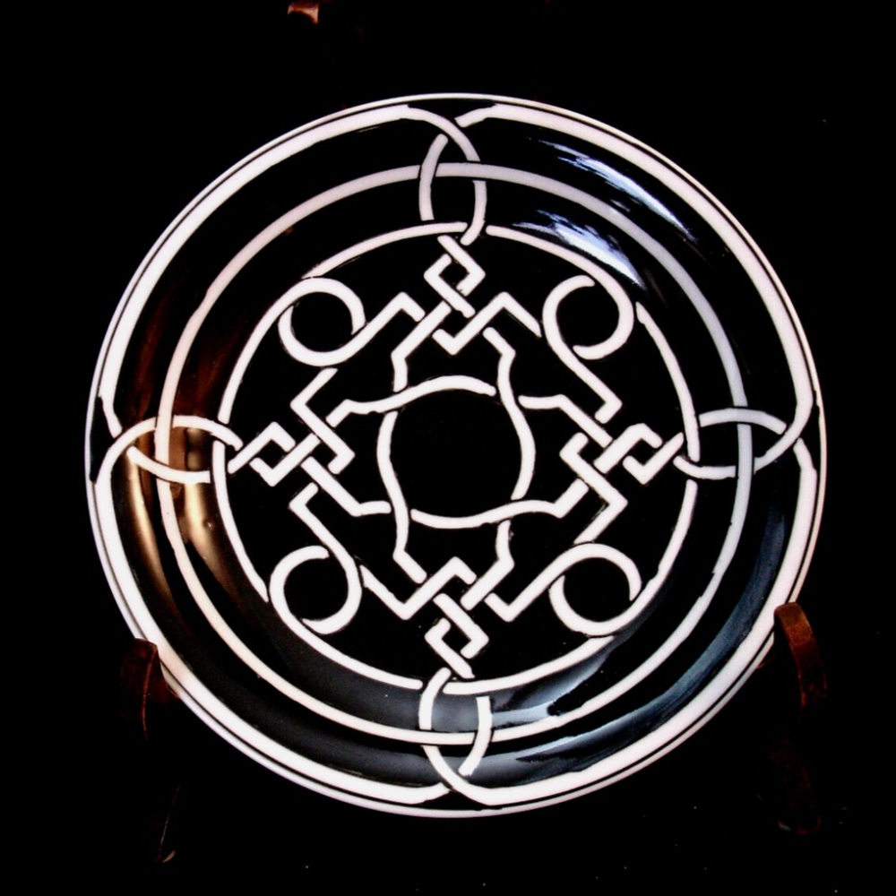 Z Gallerie - Labyrinth Dinnerware Greek Key 8.5" Plate